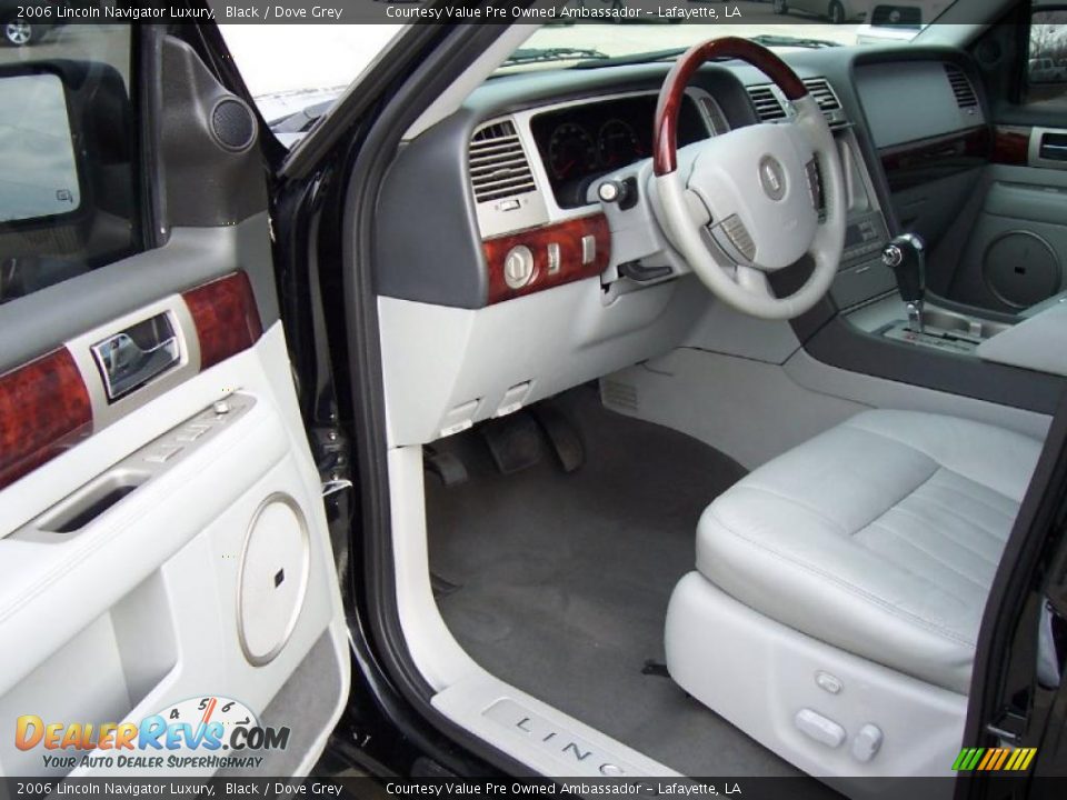 2006 Lincoln Navigator Luxury Black / Dove Grey Photo #7