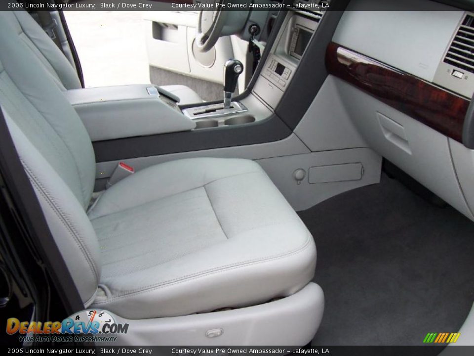 2006 Lincoln Navigator Luxury Black / Dove Grey Photo #9