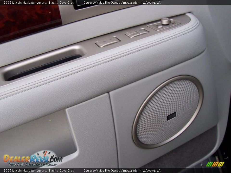 2006 Lincoln Navigator Luxury Black / Dove Grey Photo #13