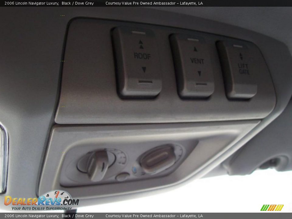 2006 Lincoln Navigator Luxury Black / Dove Grey Photo #18