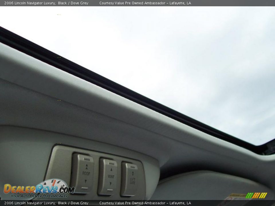 2006 Lincoln Navigator Luxury Black / Dove Grey Photo #19