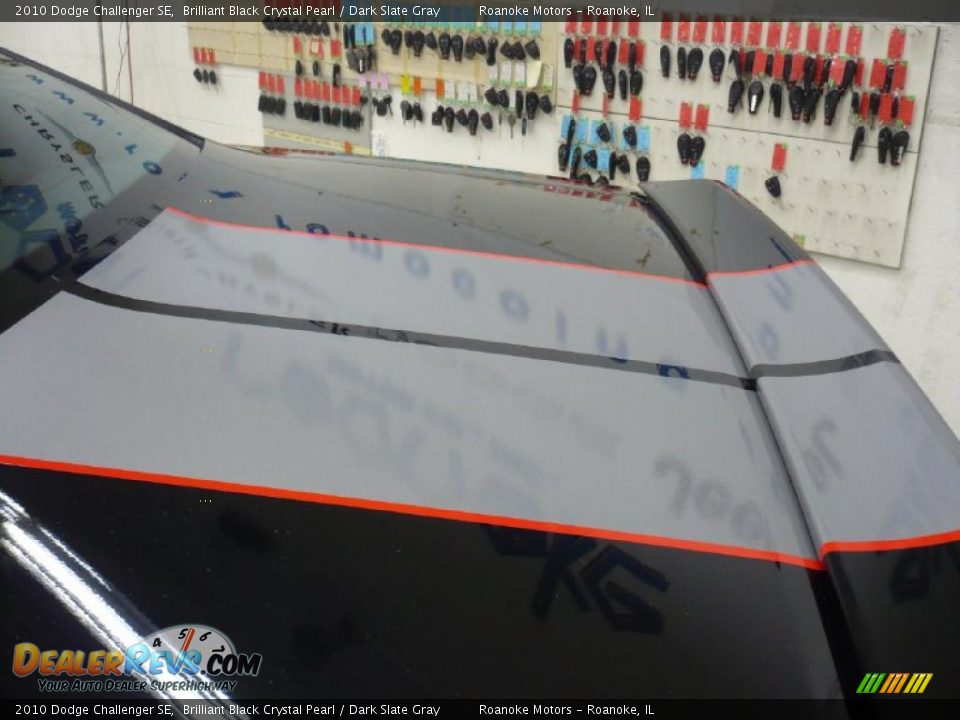 2010 Dodge Challenger SE Brilliant Black Crystal Pearl / Dark Slate Gray Photo #9