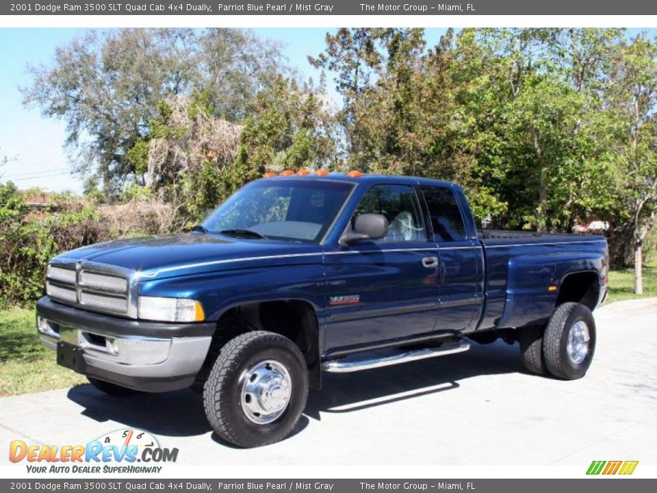 2001 Dodge Ram 3500 SLT Quad Cab 4x4 Dually Parriot Blue Pearl / Mist Gray Photo #2