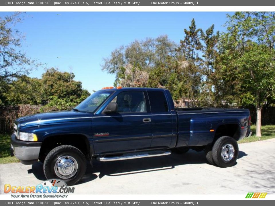 2001 Dodge Ram 3500 SLT Quad Cab 4x4 Dually Parriot Blue Pearl / Mist Gray Photo #3