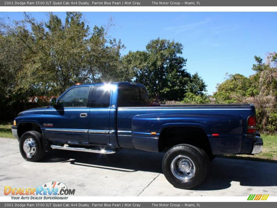 2001 Dodge Ram 3500 SLT Quad Cab 4x4 Dually Parriot Blue Pearl / Mist Gray Photo #5