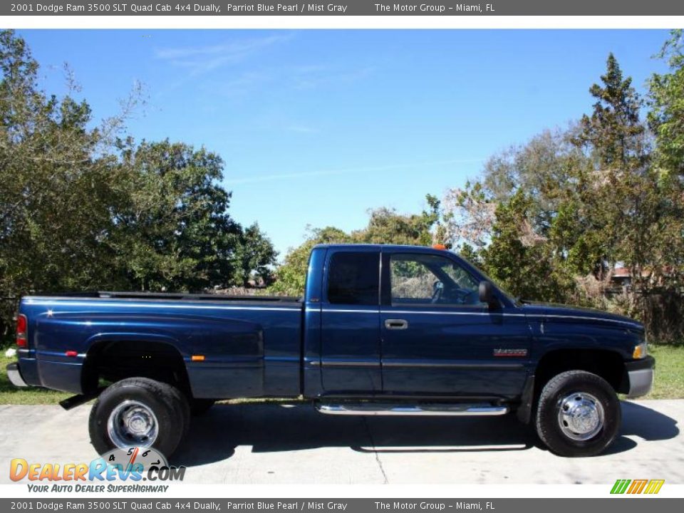 2001 Dodge Ram 3500 SLT Quad Cab 4x4 Dually Parriot Blue Pearl / Mist Gray Photo #13