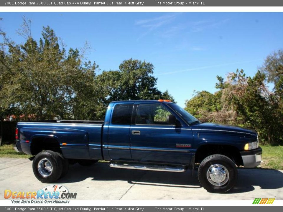 2001 Dodge Ram 3500 SLT Quad Cab 4x4 Dually Parriot Blue Pearl / Mist Gray Photo #14