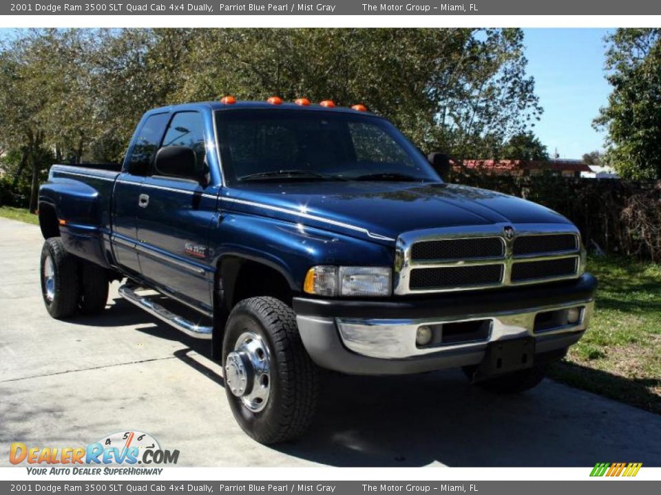 2001 Dodge Ram 3500 SLT Quad Cab 4x4 Dually Parriot Blue Pearl / Mist Gray Photo #16