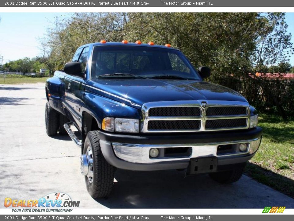 2001 Dodge Ram 3500 SLT Quad Cab 4x4 Dually Parriot Blue Pearl / Mist Gray Photo #17