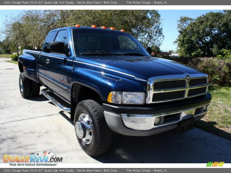 2001 Dodge Ram 3500 SLT Quad Cab 4x4 Dually Parriot Blue Pearl / Mist Gray Photo #19
