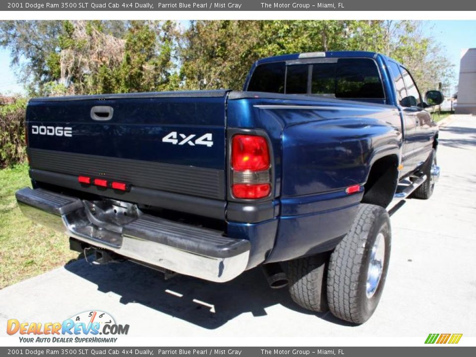 2001 Dodge Ram 3500 SLT Quad Cab 4x4 Dually Parriot Blue Pearl / Mist Gray Photo #22