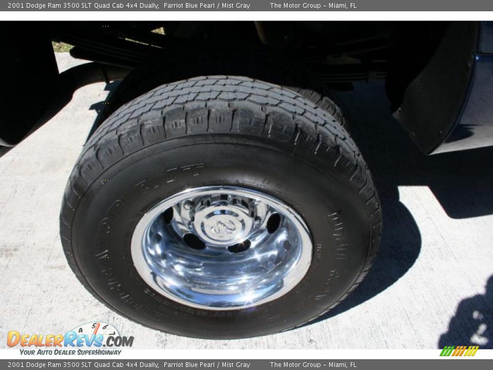 2001 Dodge Ram 3500 SLT Quad Cab 4x4 Dually Parriot Blue Pearl / Mist Gray Photo #27