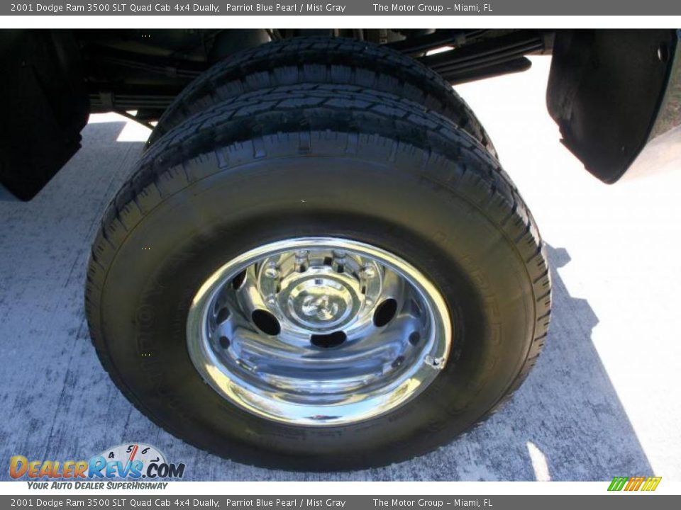 2001 Dodge Ram 3500 SLT Quad Cab 4x4 Dually Parriot Blue Pearl / Mist Gray Photo #28