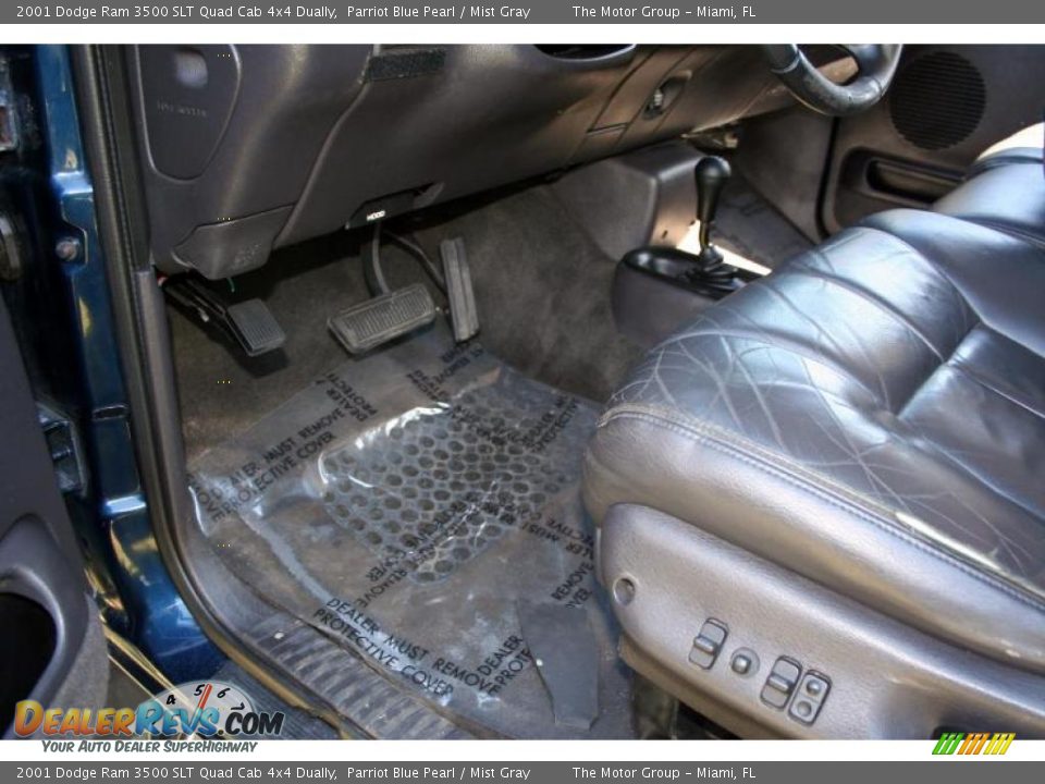 2001 Dodge Ram 3500 SLT Quad Cab 4x4 Dually Parriot Blue Pearl / Mist Gray Photo #33