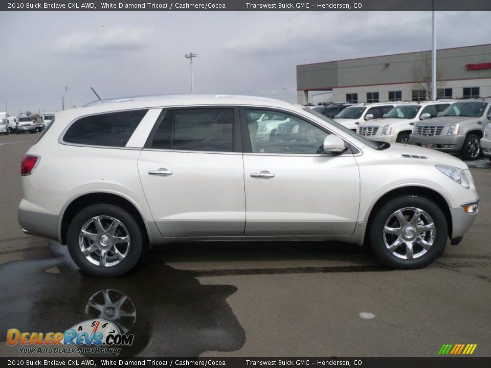 2010 Buick Enclave CXL AWD White Diamond Tricoat / Cashmere/Cocoa Photo #3