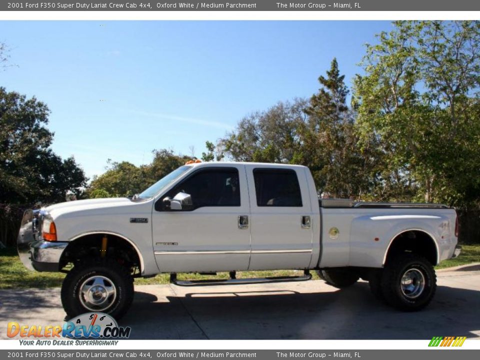 2001 Ford F350 Super Duty Lariat Crew Cab 4x4 Oxford White / Medium Parchment Photo #3