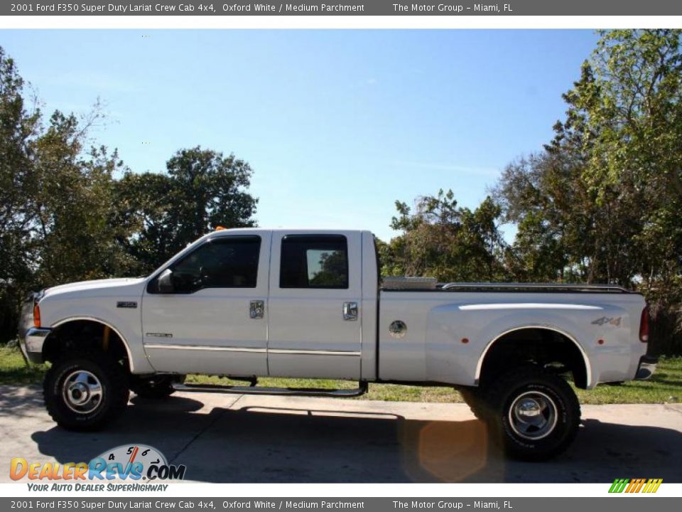 2001 Ford F350 Super Duty Lariat Crew Cab 4x4 Oxford White / Medium Parchment Photo #4