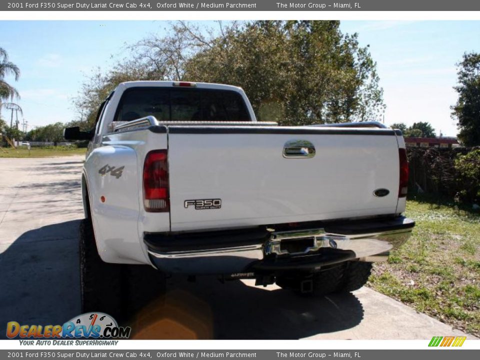 2001 Ford F350 Super Duty Lariat Crew Cab 4x4 Oxford White / Medium Parchment Photo #8