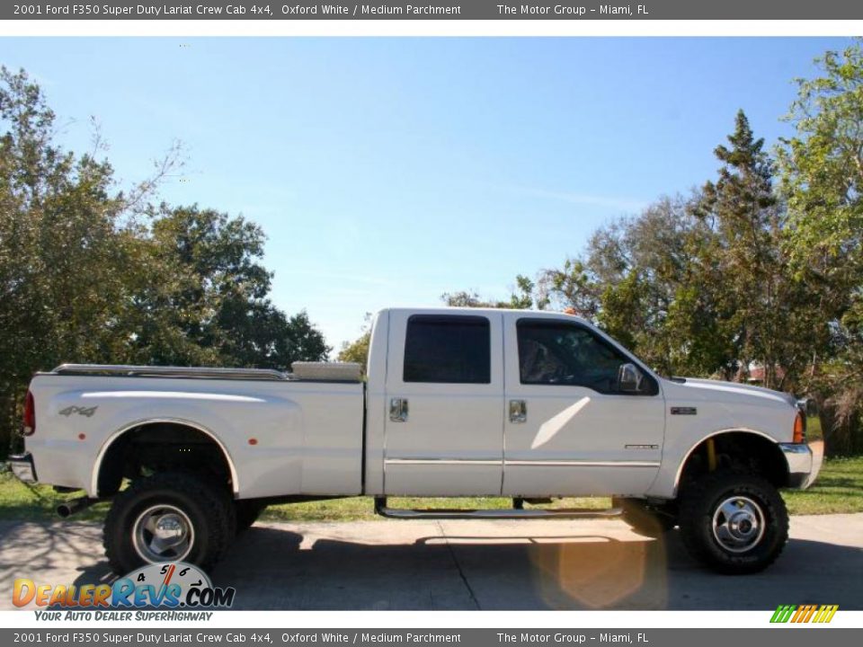 2001 Ford F350 Super Duty Lariat Crew Cab 4x4 Oxford White / Medium Parchment Photo #13