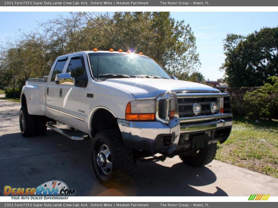 2001 Ford F350 Super Duty Lariat Crew Cab 4x4 Oxford White / Medium Parchment Photo #15