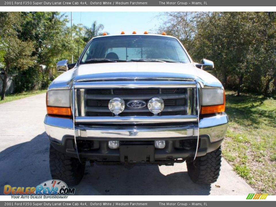2001 Ford F350 Super Duty Lariat Crew Cab 4x4 Oxford White / Medium Parchment Photo #16