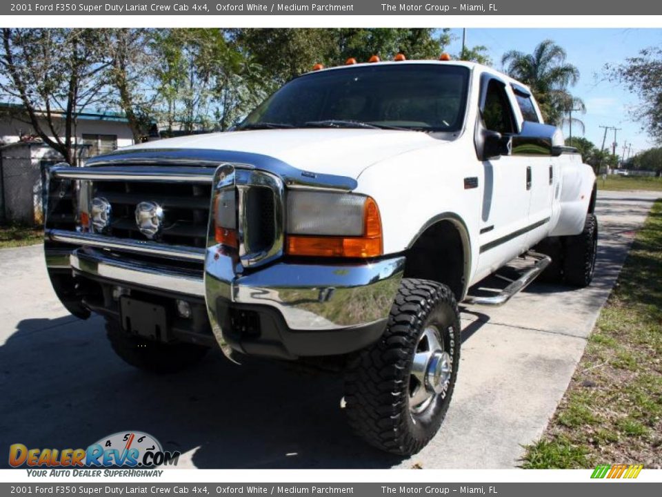 2001 Ford F350 Super Duty Lariat Crew Cab 4x4 Oxford White / Medium Parchment Photo #18