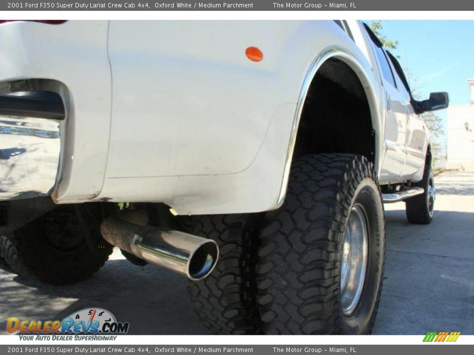 2001 Ford F350 Super Duty Lariat Crew Cab 4x4 Oxford White / Medium Parchment Photo #26