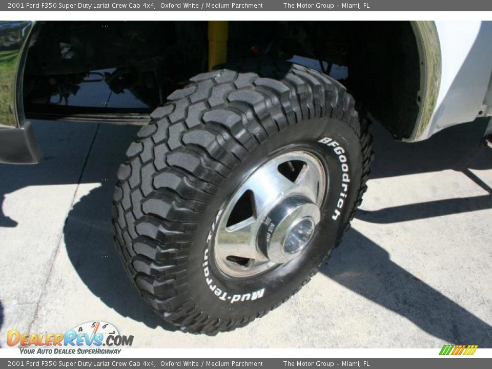 2001 Ford F350 Super Duty Lariat Crew Cab 4x4 Oxford White / Medium Parchment Photo #29