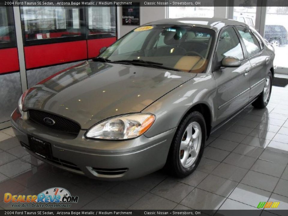 2004 Ford Taurus SE Sedan Arizona Beige Metallic / Medium Parchment Photo #1