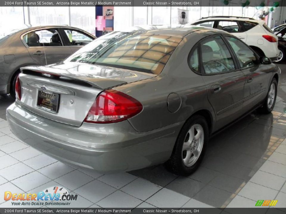 2004 Ford Taurus SE Sedan Arizona Beige Metallic / Medium Parchment Photo #3