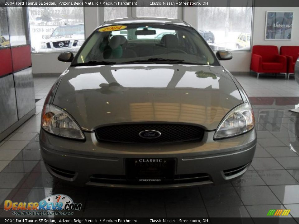 2004 Ford Taurus SE Sedan Arizona Beige Metallic / Medium Parchment Photo #5
