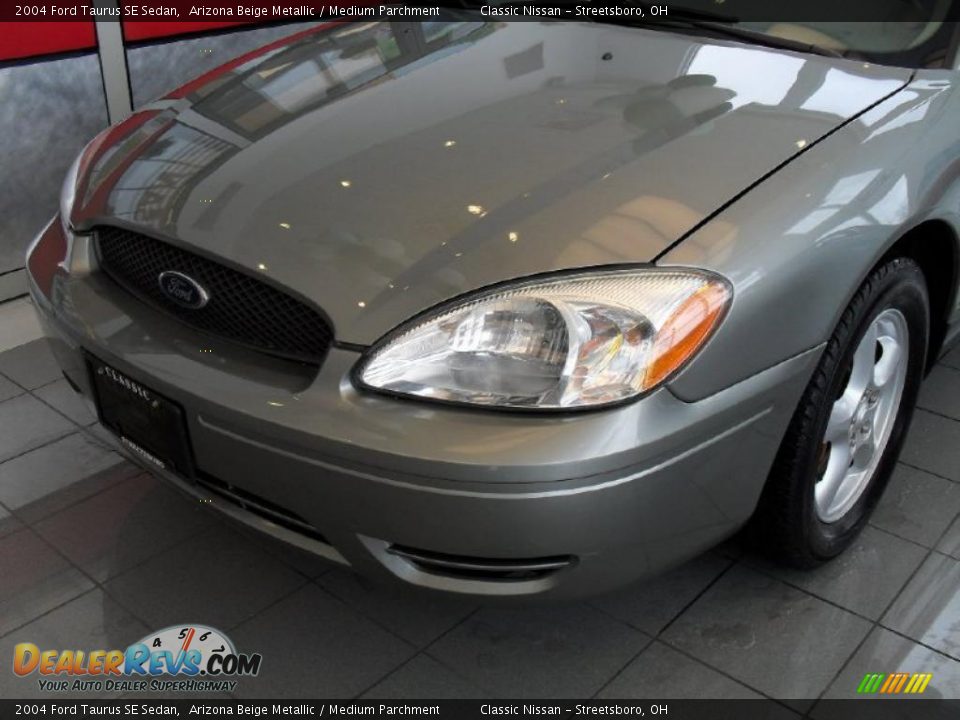 2004 Ford Taurus SE Sedan Arizona Beige Metallic / Medium Parchment Photo #7