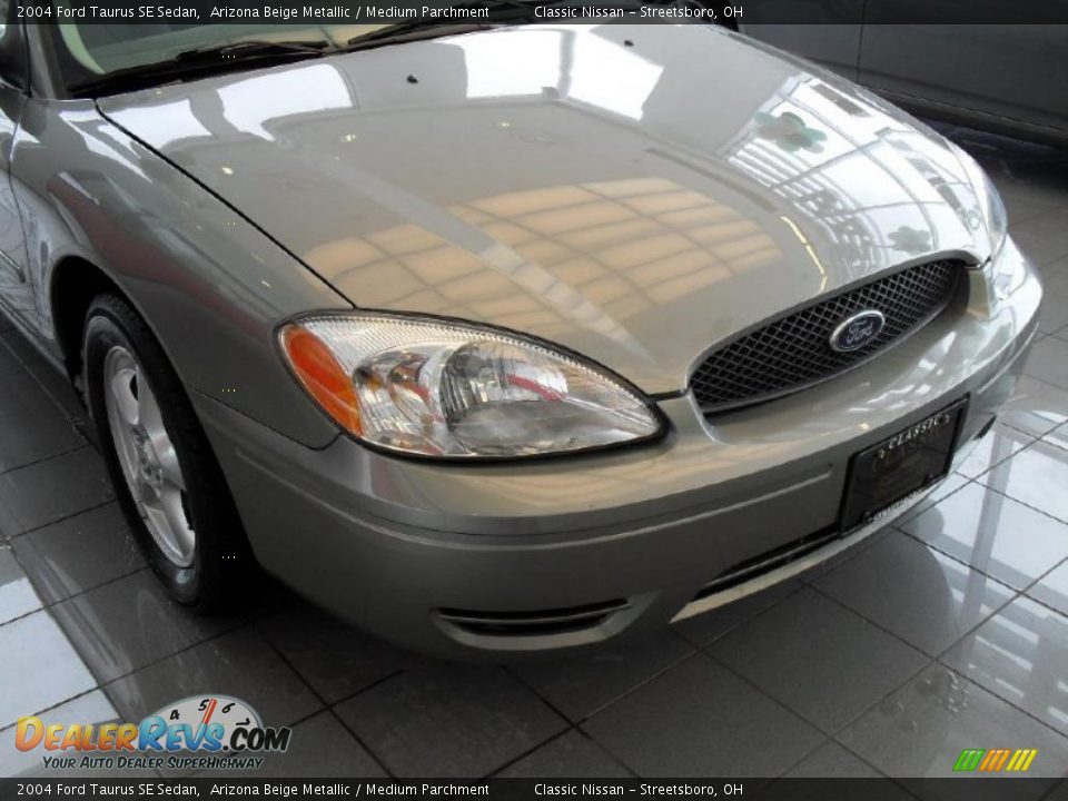 2004 Ford Taurus SE Sedan Arizona Beige Metallic / Medium Parchment Photo #12