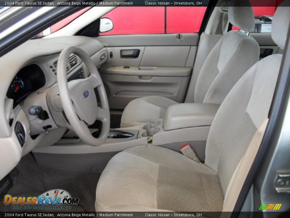 2004 Ford Taurus SE Sedan Arizona Beige Metallic / Medium Parchment Photo #13
