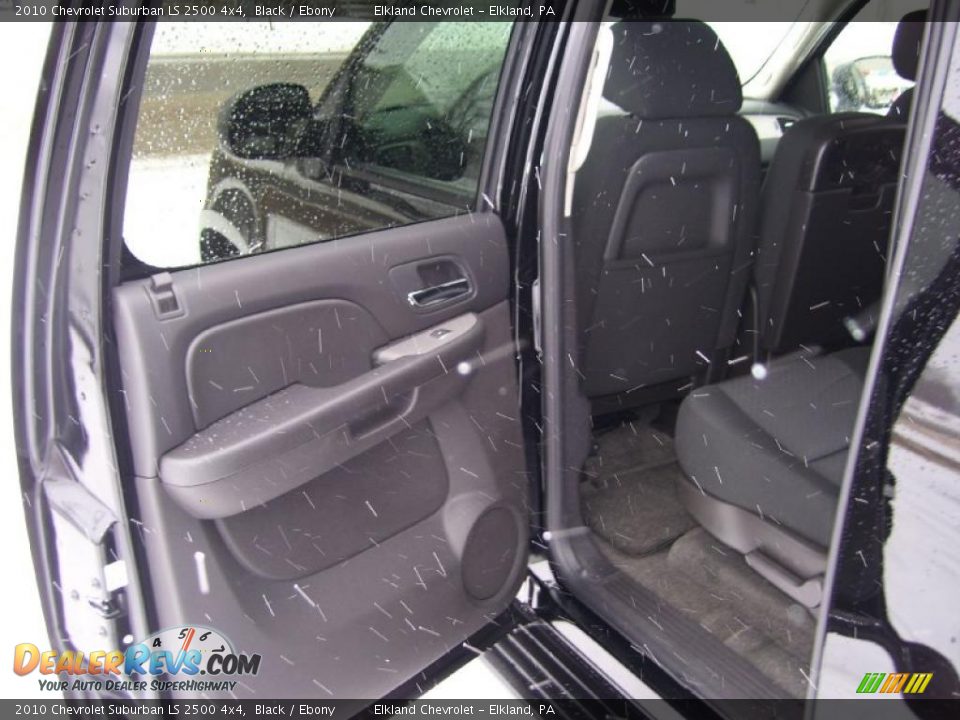 2010 Chevrolet Suburban LS 2500 4x4 Black / Ebony Photo #25