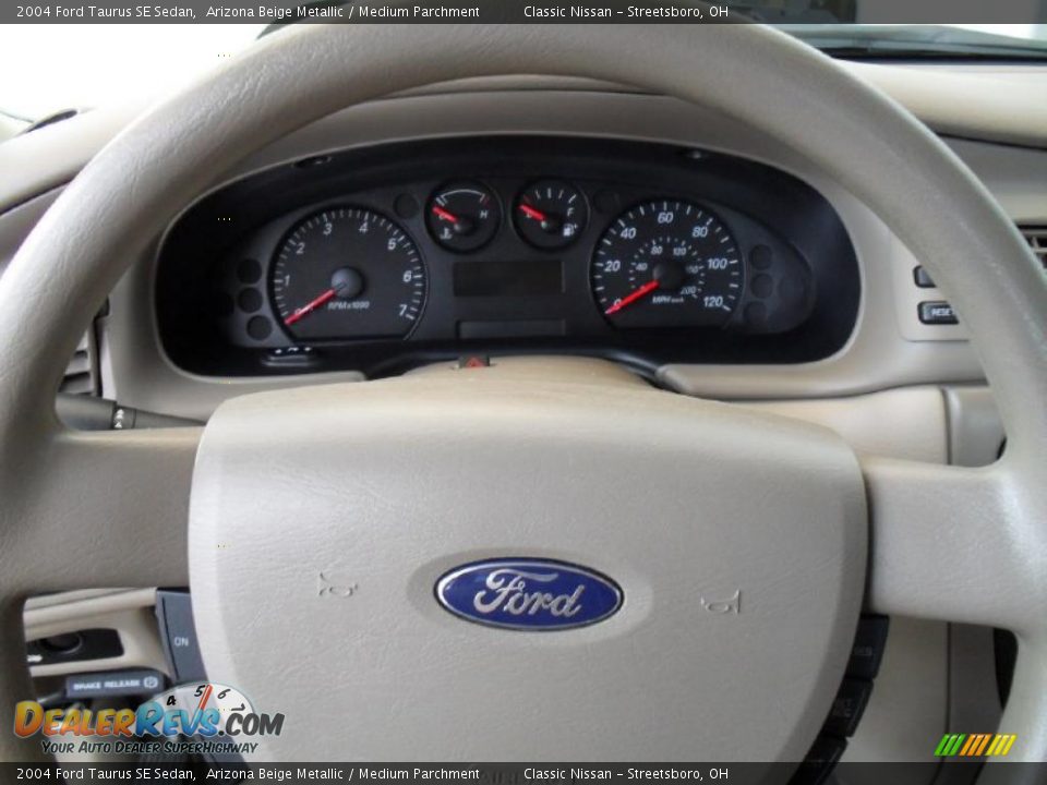 2004 Ford Taurus SE Sedan Arizona Beige Metallic / Medium Parchment Photo #25