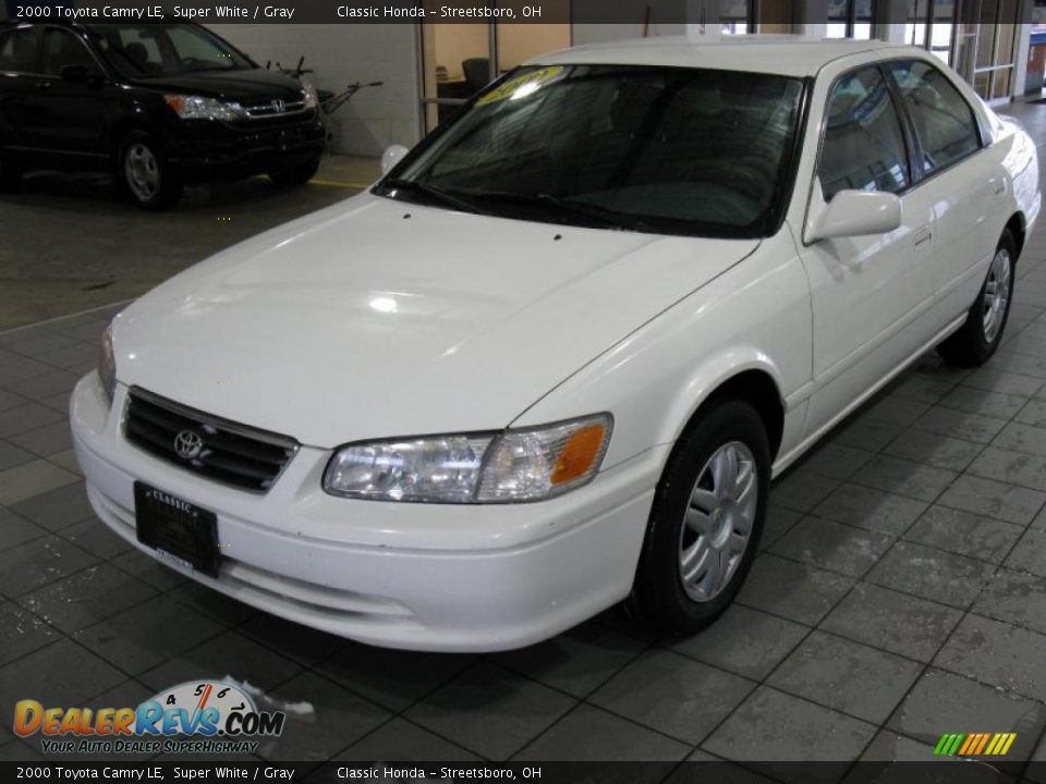 2000 Toyota Camry LE Super White / Gray Photo #2