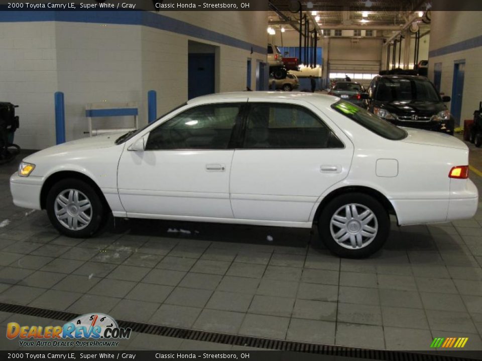 2000 Toyota Camry LE Super White / Gray Photo #4
