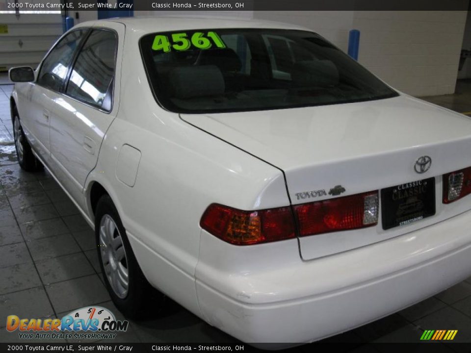 2000 Toyota Camry LE Super White / Gray Photo #7