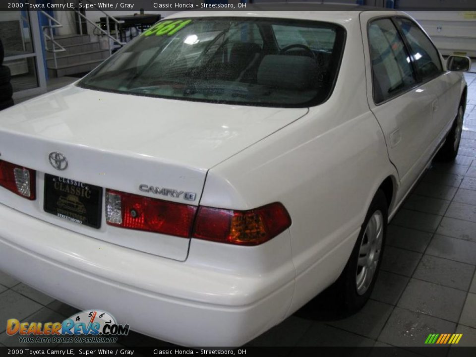 2000 Toyota Camry LE Super White / Gray Photo #8