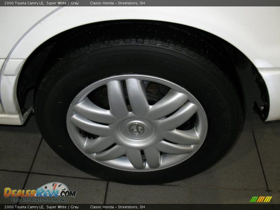 2000 Toyota Camry LE Super White / Gray Photo #10