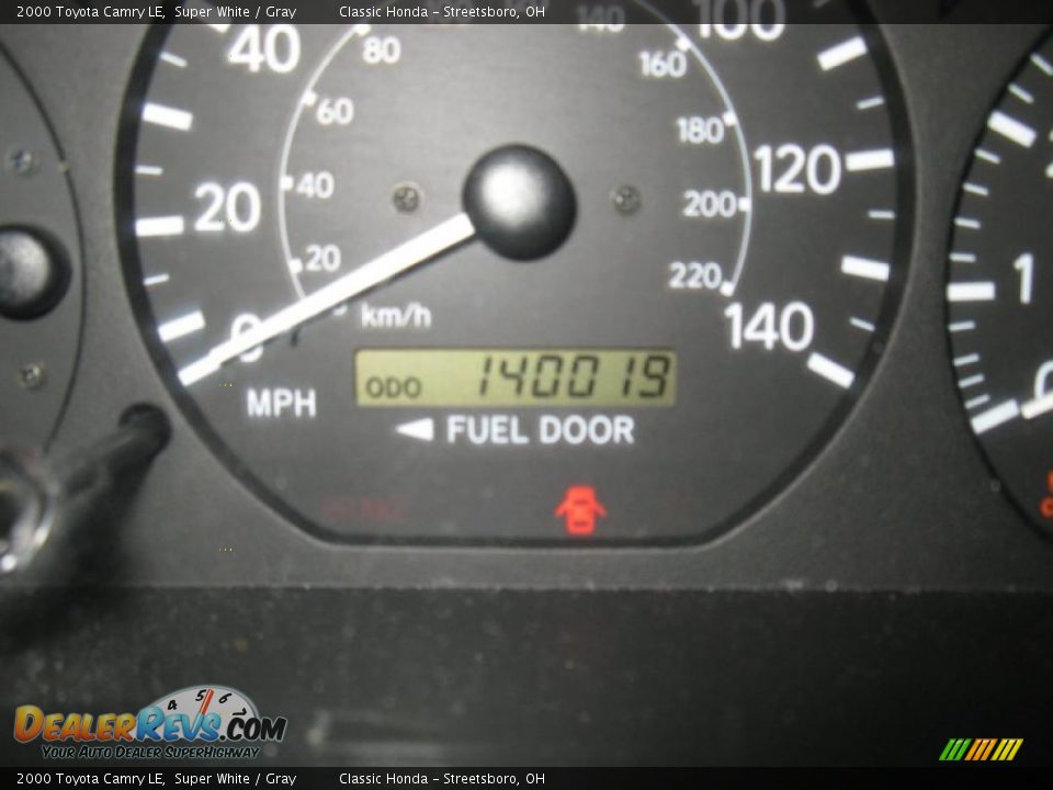 2000 Toyota Camry LE Super White / Gray Photo #15