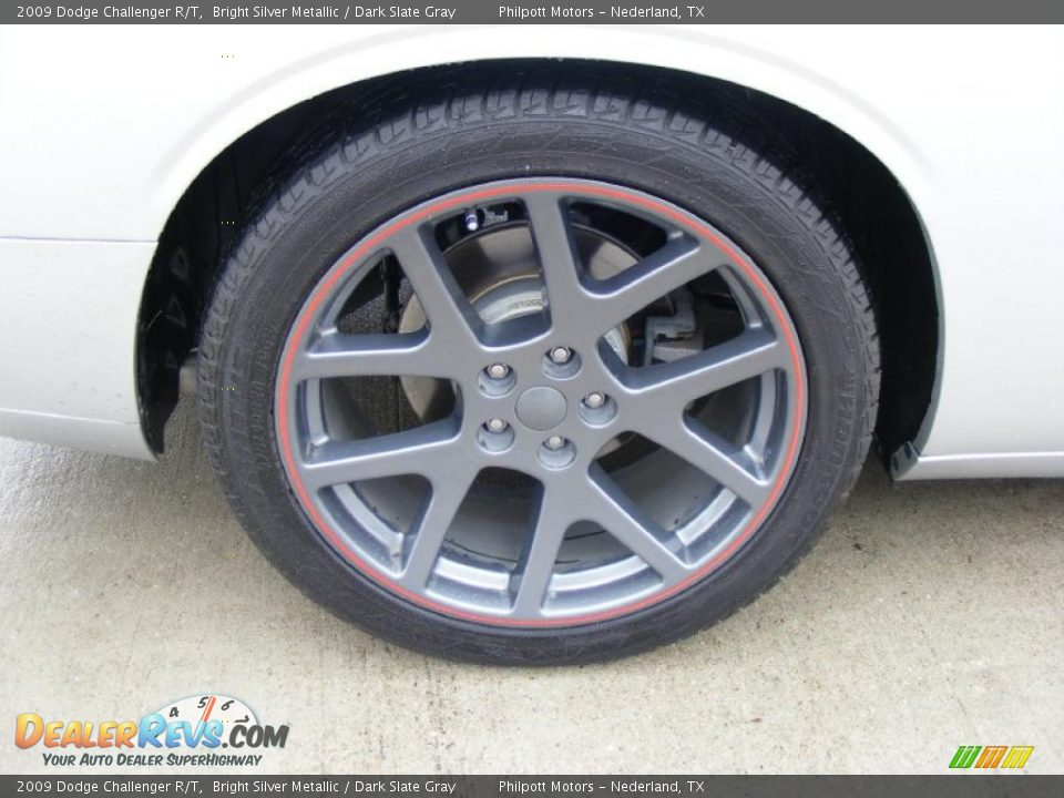 2009 Dodge Challenger R/T Bright Silver Metallic / Dark Slate Gray Photo #18