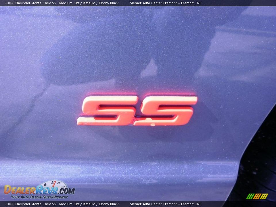 2004 Chevrolet Monte Carlo SS Medium Gray Metallic / Ebony Black Photo #2