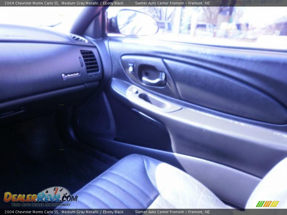 2004 Chevrolet Monte Carlo SS Medium Gray Metallic / Ebony Black Photo #24