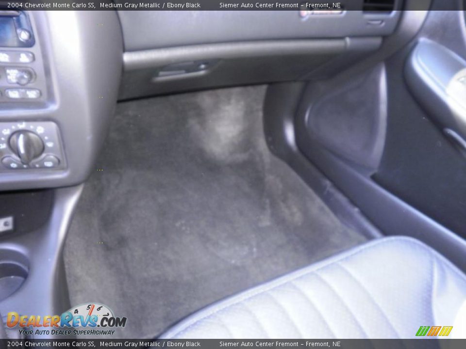 2004 Chevrolet Monte Carlo SS Medium Gray Metallic / Ebony Black Photo #28
