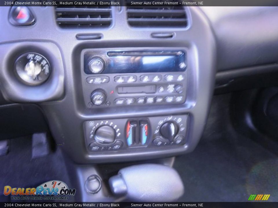 2004 Chevrolet Monte Carlo SS Medium Gray Metallic / Ebony Black Photo #32