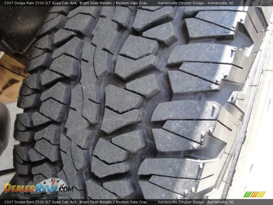 2007 Dodge Ram 2500 SLT Quad Cab 4x4 Bright Silver Metallic / Medium Slate Gray Photo #32