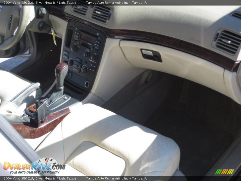 2004 Volvo S80 2.9 Silver Metallic / Light Taupe Photo #8