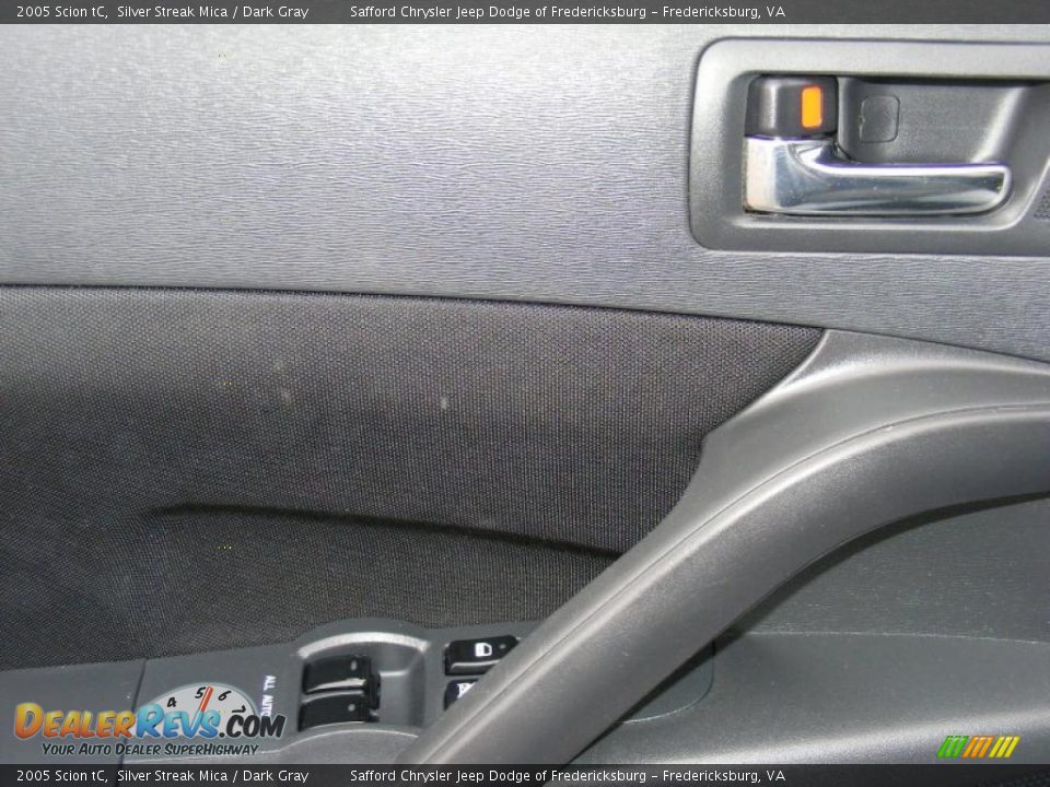 2005 Scion tC Silver Streak Mica / Dark Gray Photo #30